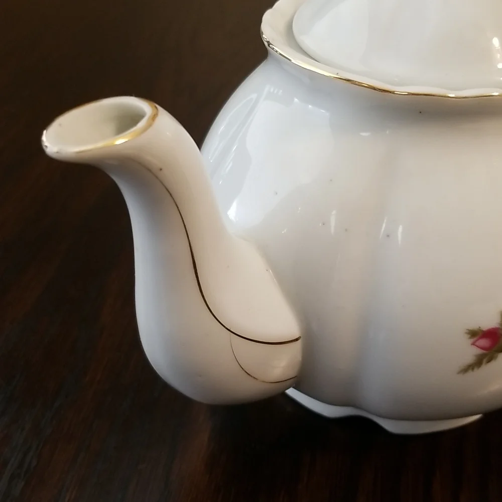 3pc Porcelain Tea Set - Picture 6 of 16